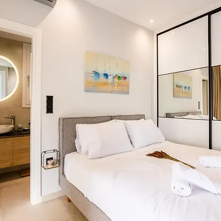Black & White Marina Studio, Kalamata Getaway Exterior photo