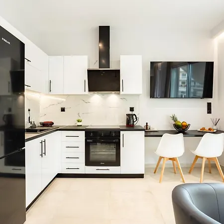 Black & White Marina Studio, Kalamata Getaway Exterior photo