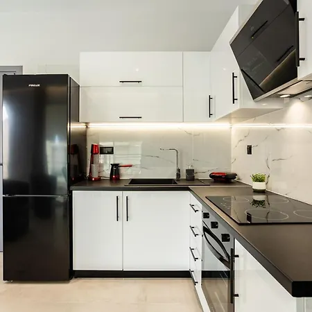 Black & White Marina Studio, Kalamata Getaway Exterior photo