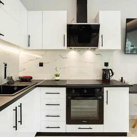 Black & White Marina Studio, Kalamata Getaway Exterior photo