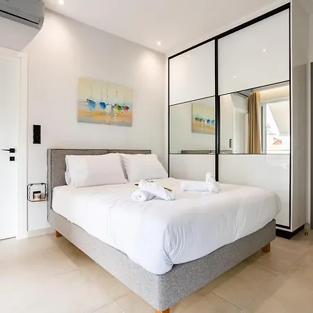 Black & White Marina Studio, Kalamata Getaway Exterior photo